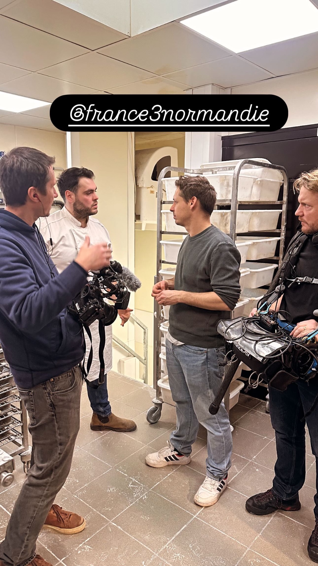 Tournage France 3 Normandie dans le fournil Maison Vilain