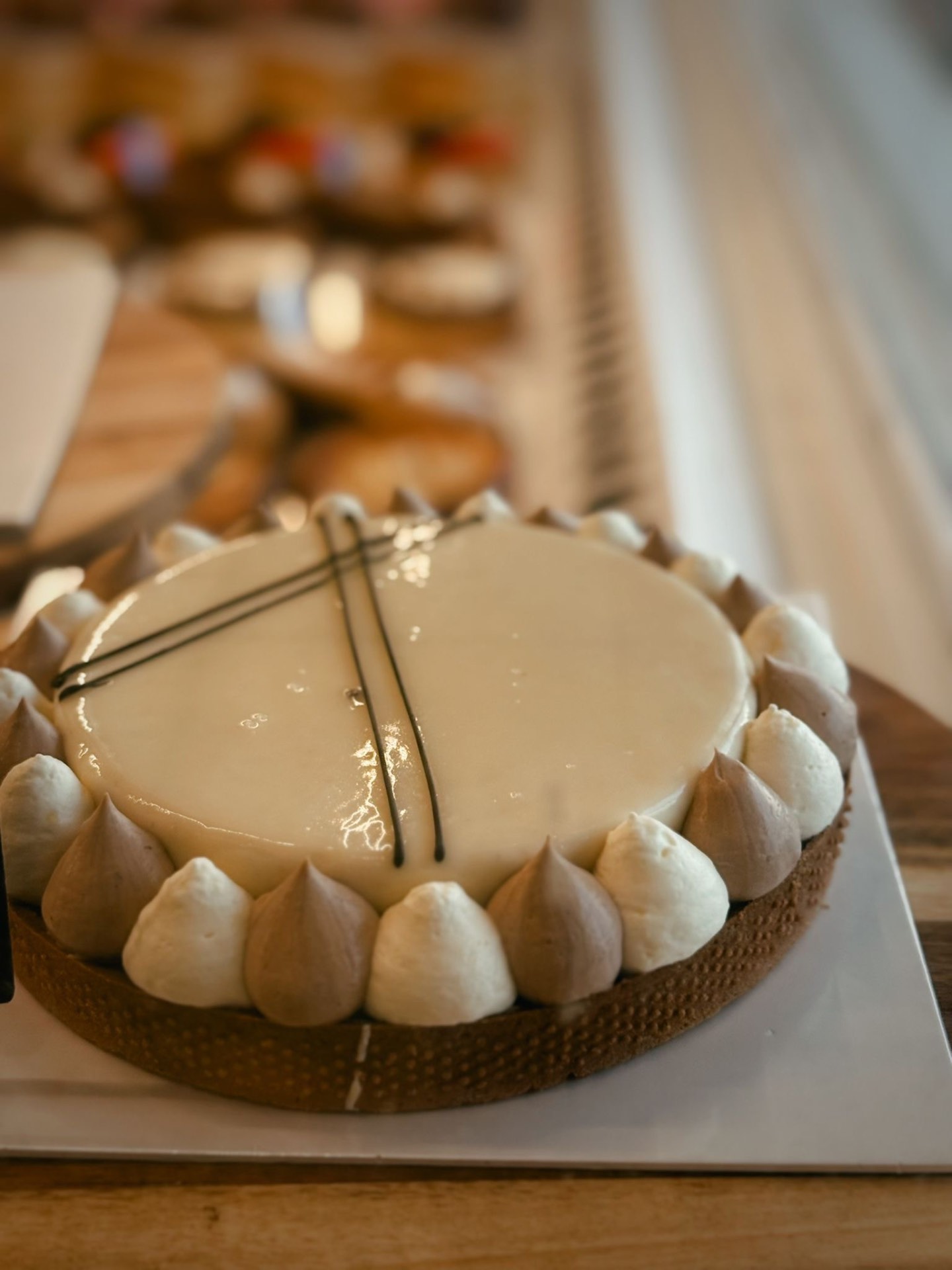 Tarte à la vanille avec pochage de crème